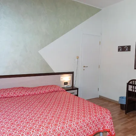 ホテル Adrimer 3*